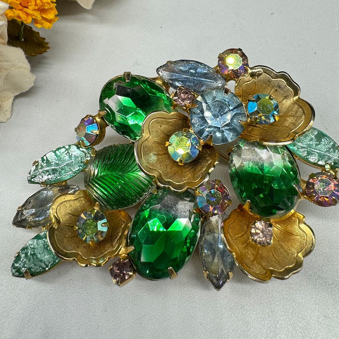 juliana-style-green-rhinestone-brooch2.jpg
