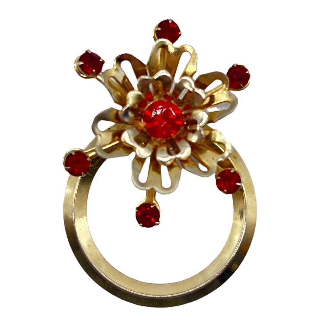 1940s Retro Stylized Pendant