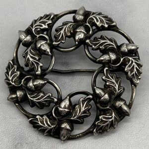 sterling-danecraft-acorn-theme-wreath-pin.jpg