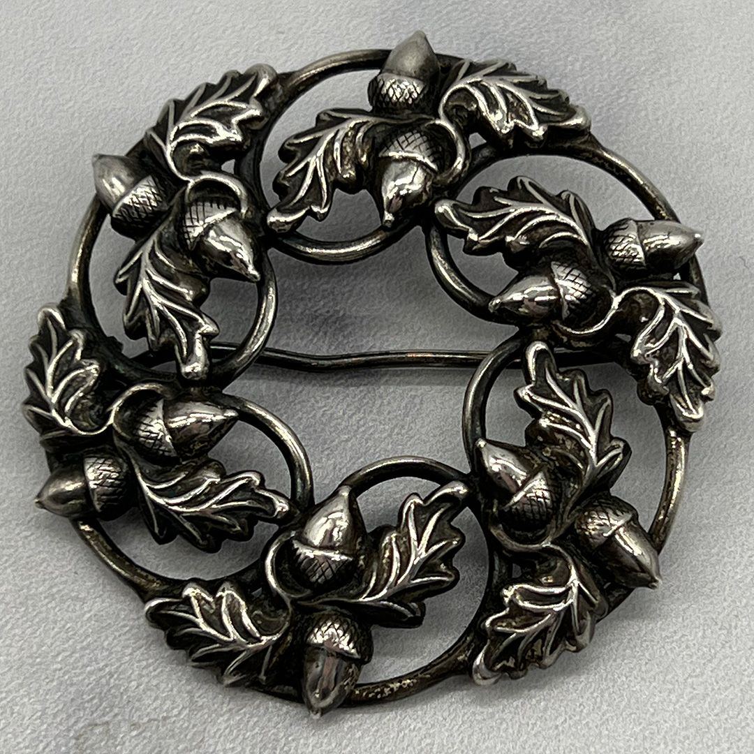 sterling-danecraft-acorn-theme-wreath-pin.jpg