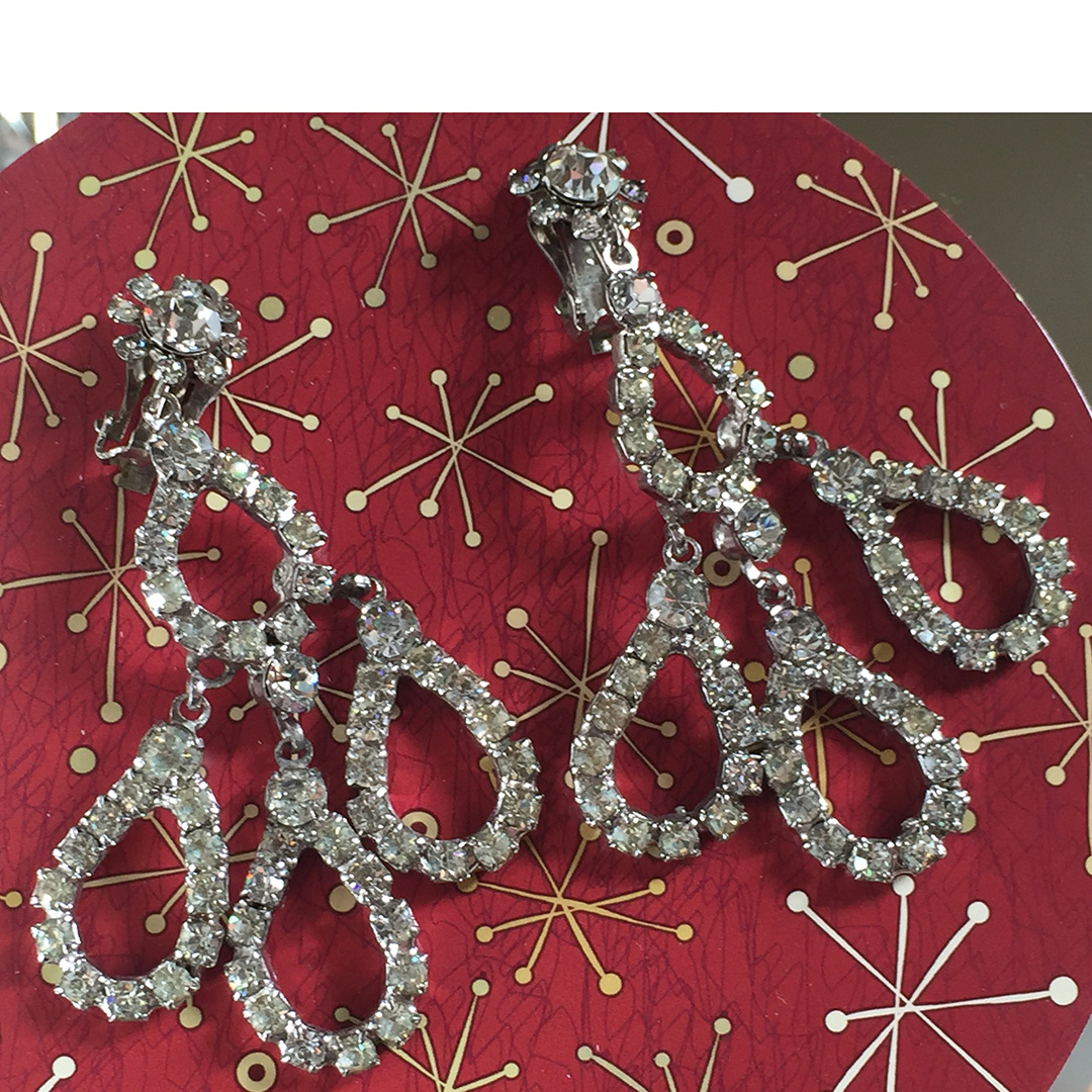 vintage-chandelier-crystal-earrings2.jpg