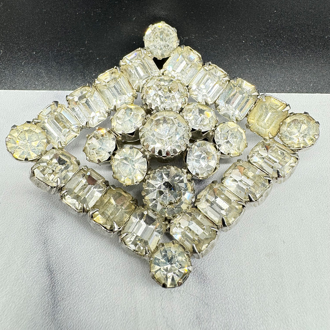 vintage-clear-rhinestone-brooch3.jpg