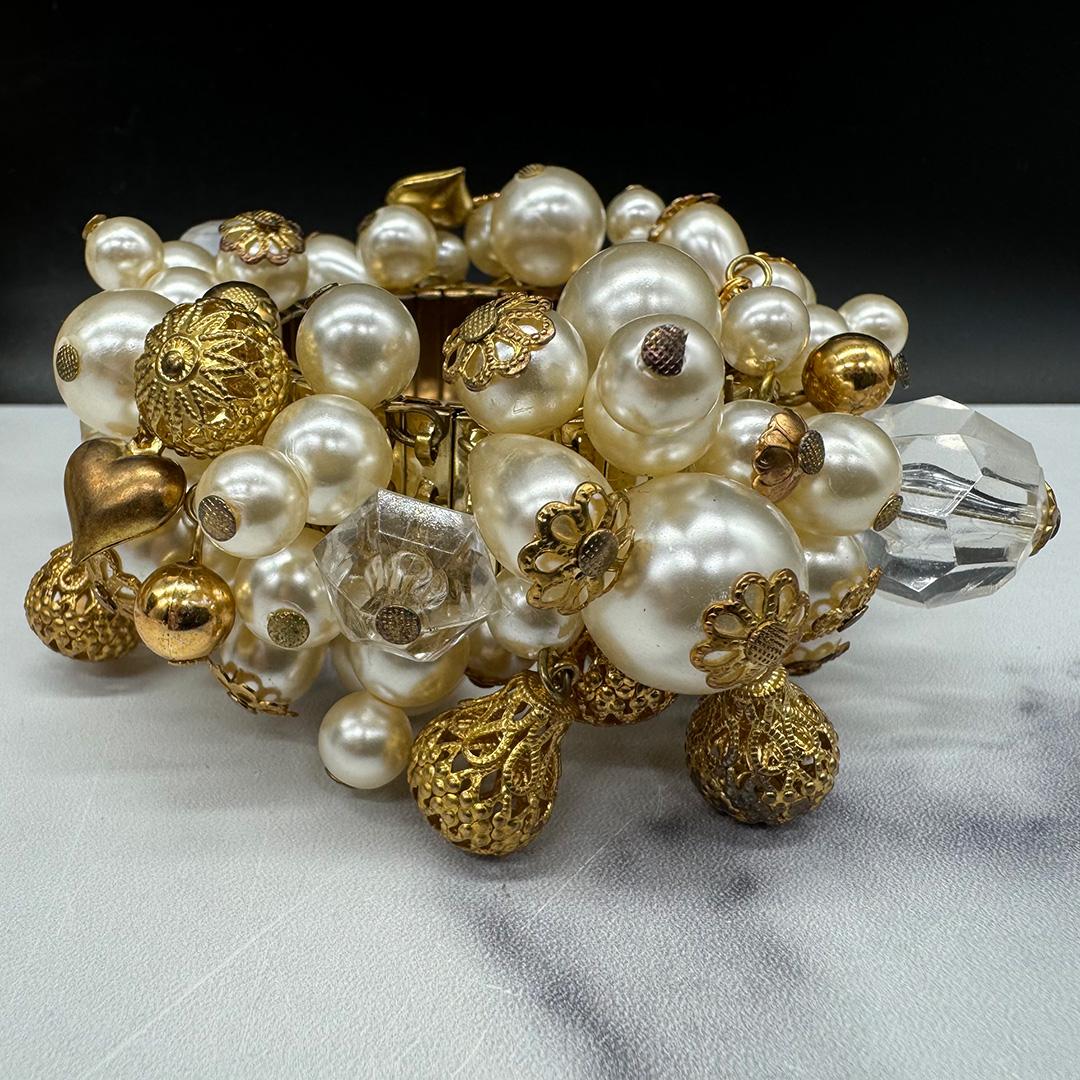 vintage-faux-pearl-cha-cha-bracelet2.jpg