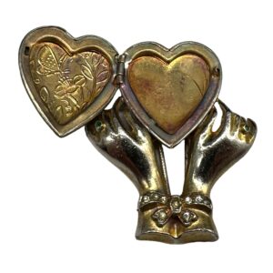 vintage-hand-and-heart-fur-clip2.jpg
