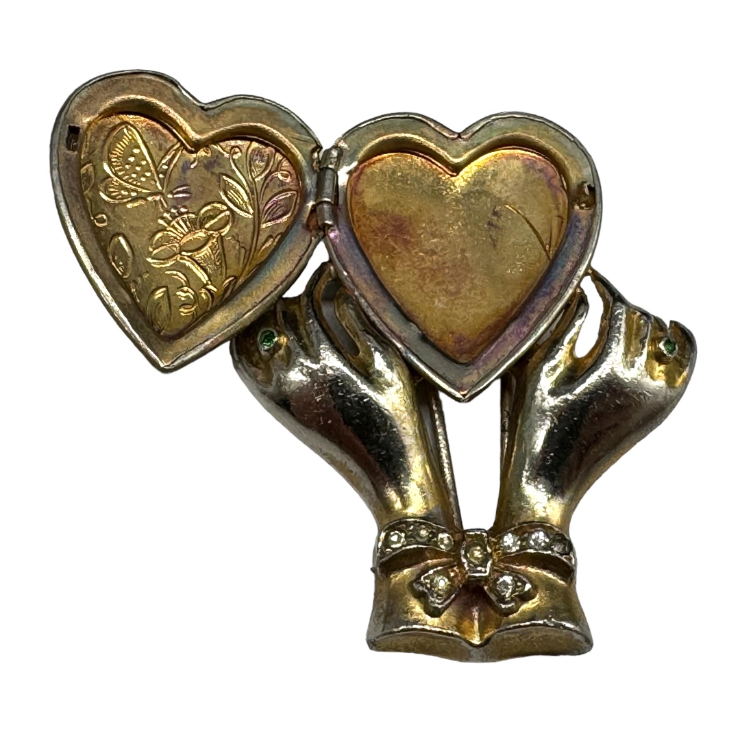 vintage-hand-and-heart-fur-clip2.jpg