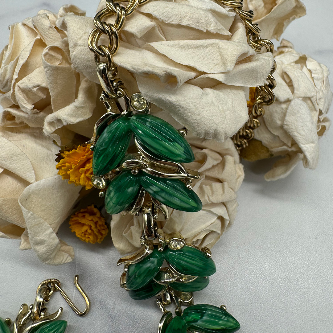 vintage-kramer-faux-jade-thermoplastic-necklace3.jpg