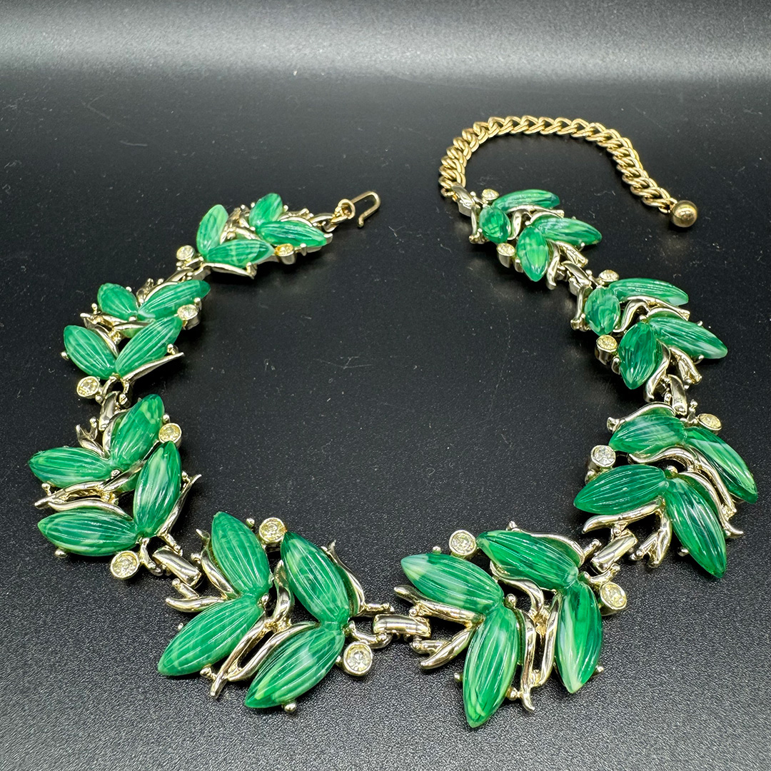 vintage-kramer-faux-jade-thermoplastic-necklace4.jpg