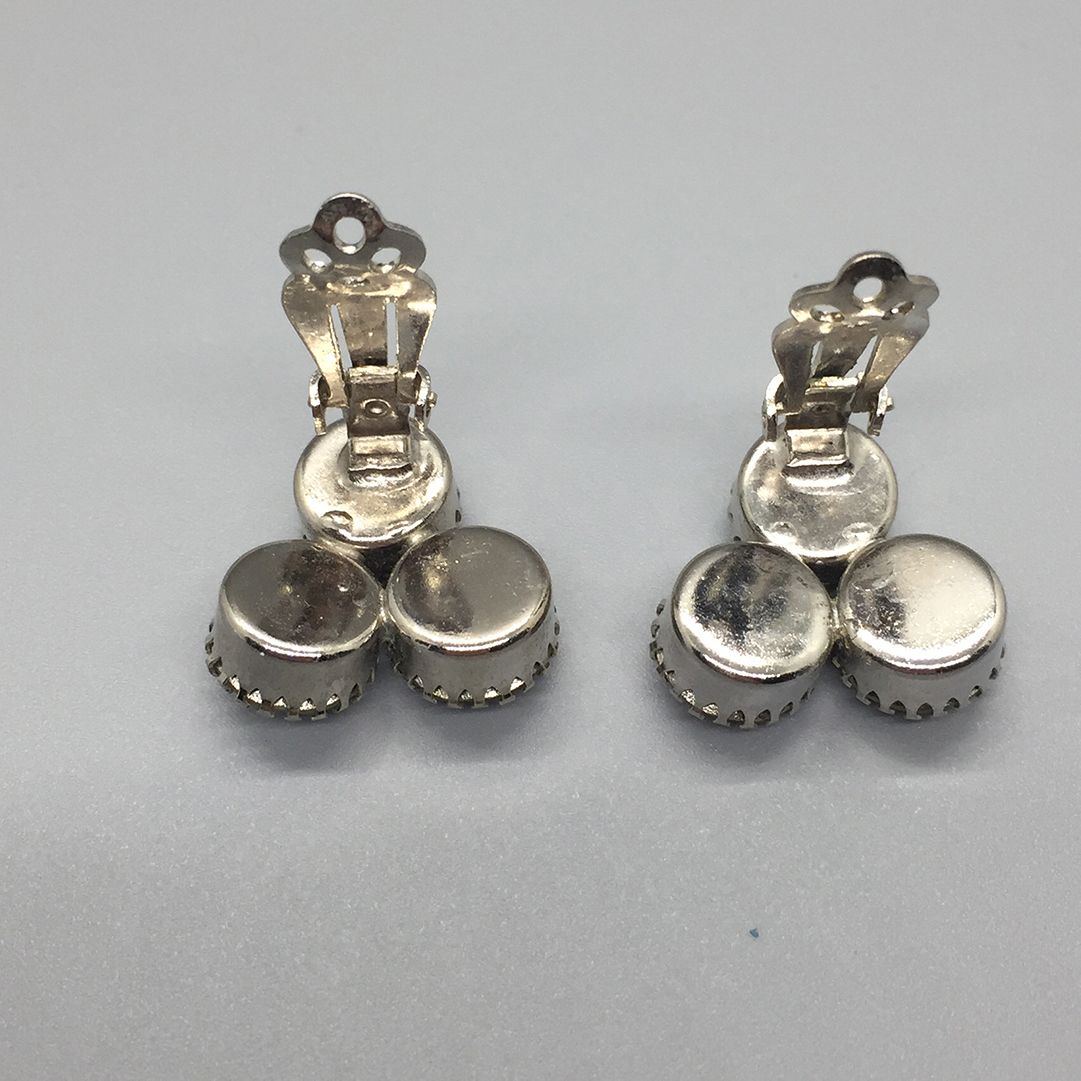 vintage-rhinestone-clip-earrings-2.jpg