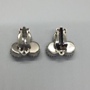 vintage-rhinestone-clip-earrings-3.jpg