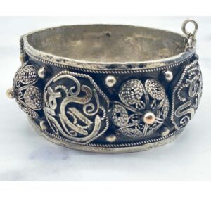 vintage-tribal-hinged-bangle-bracelet2.jpg