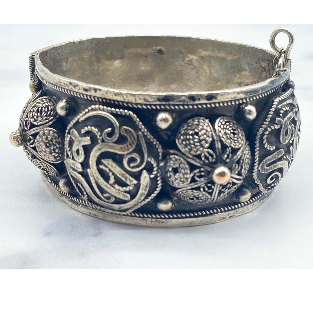 vintage-tribal-hinged-bangle-bracelet2.jpg