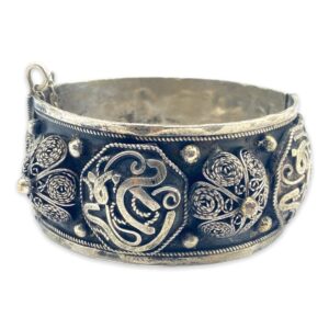 vintage-tribal-hinged-bangle-bracelet5.jpg