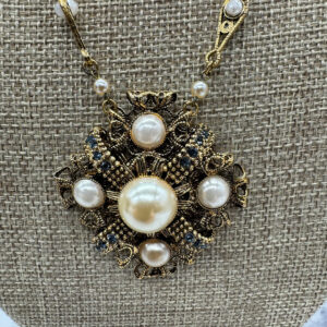 west-german-style-pendant-necklace-set2.jpg